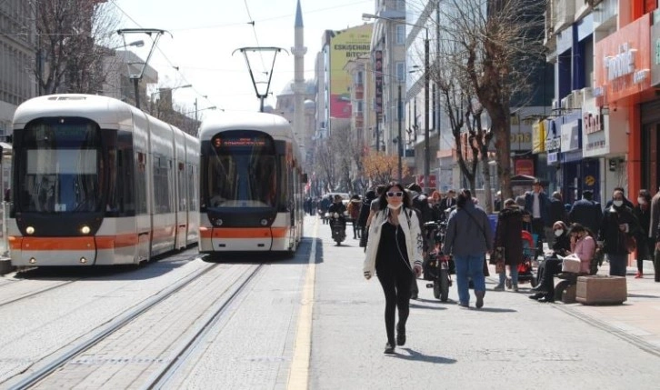 Milletvekili sayısı 6'ya düşen Eskişehir'de kampanya başlatıldı: 'İkametimi taşıyorum