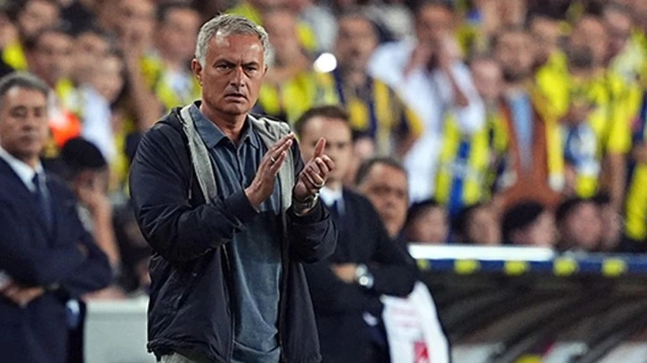 Mourinho basın toplantısına katılmadan stadyumdan ayrıldı