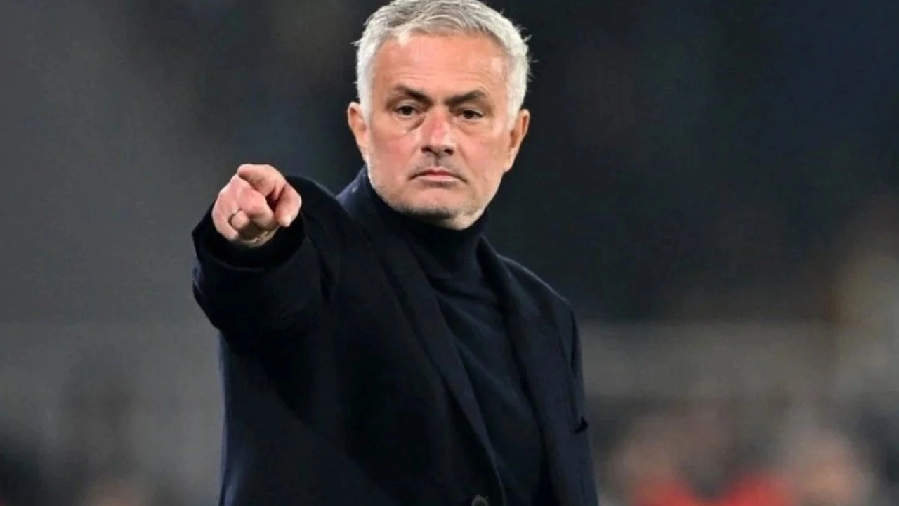 Mourinho'dan, Galatasaray'a ağır sözler: Bu zafer değil, saygısızlık!