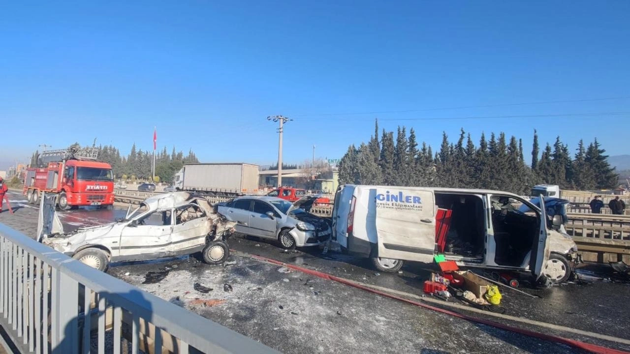 Muğla'da zincirleme kaza: Çok sayıda yaralı var!