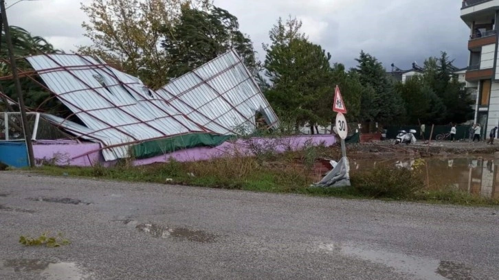 Muğla'da şiddetli yağış ve hortum büyük tahribata yol açtı