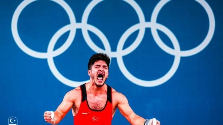 Muhammed Furkan Özbek Olimpiyat 4'üncüsü!