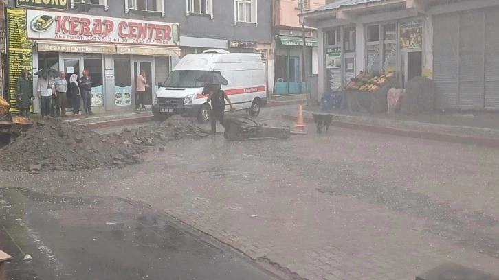 Muş'ta sel felaketi! Akıntıya kapılan genç kız hayatını kaybetti