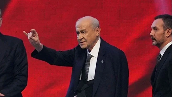 Mustafa Destici'den MHP Genel Başkanı Devlet Bahçeli'ye tebrik telefonu