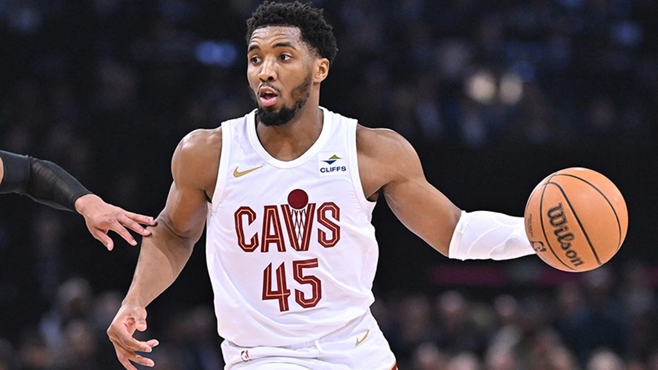 NBA'de Cleveland Cavaliers, play-off'a kalmayı garantileyen ilk takım oldu