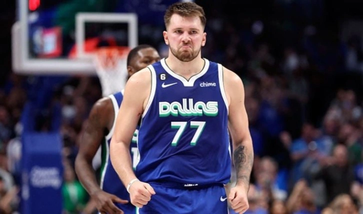 NBA'de Luka Doncic triple-double yaptı, Mavericks kazandı