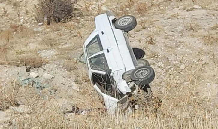 Niğde'de otomobil şarampole uçtu: 1 ölü, 1 ağır yaralı