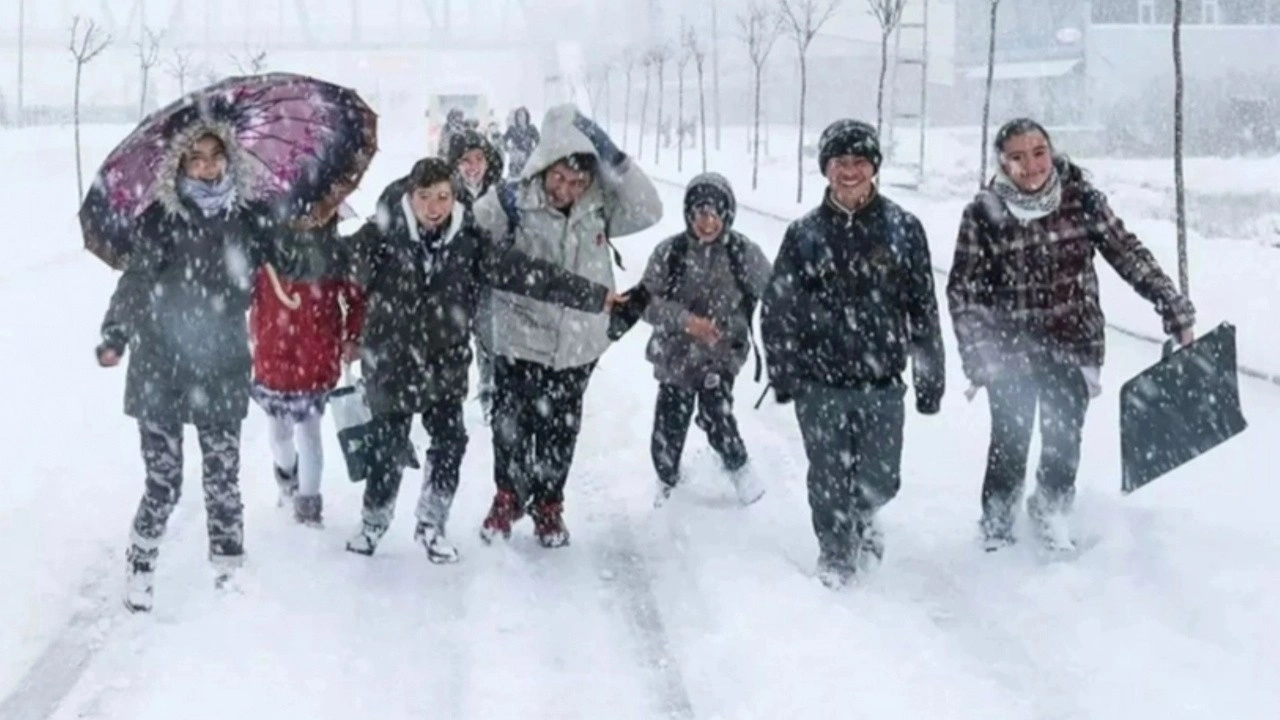 O ilimizde eğitime kar engeli! Okullar tatil edildi