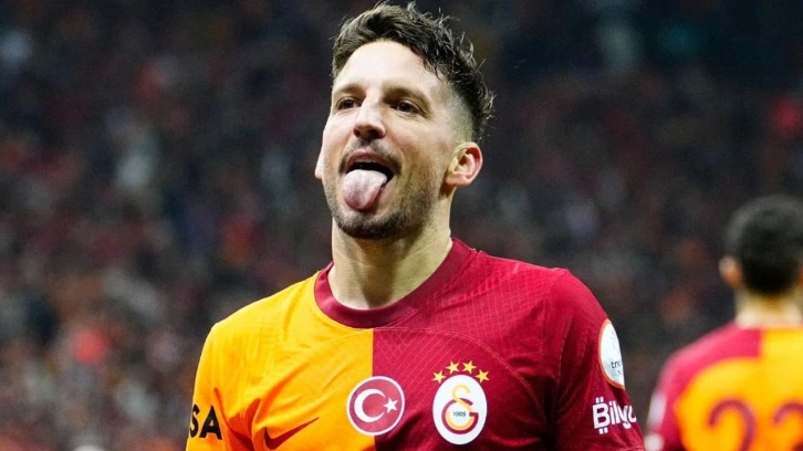 Ofsayt nedeniyle golü geçersiz sayılan Dries Mertens, saniyeler içerisinde ağları sarstı