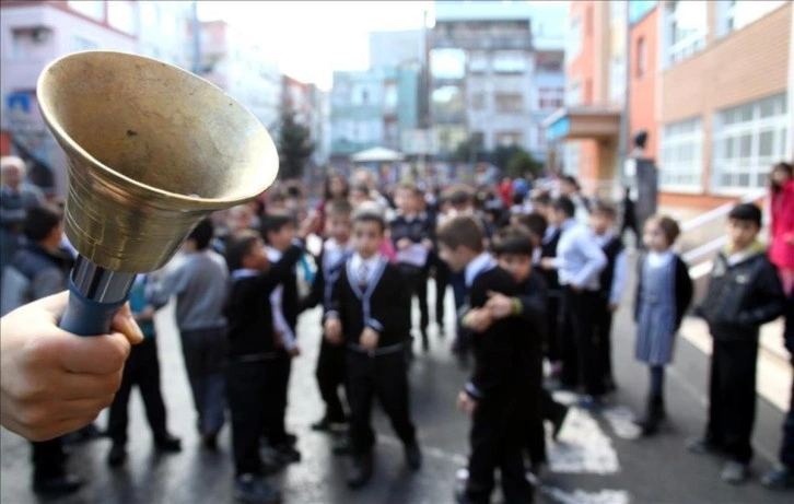 Okul tatili uzatıldı mı? Okullar ne zaman, hangi tarihte açılacak? Okulların açılması ertelendi mi?