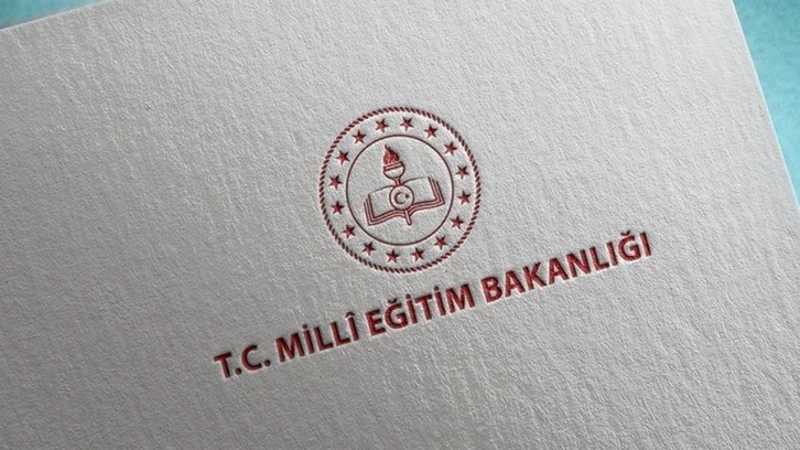 Okullarda uyum eğitimine katılacak öğrenciler için ücretsiz kitap dağıtıldı