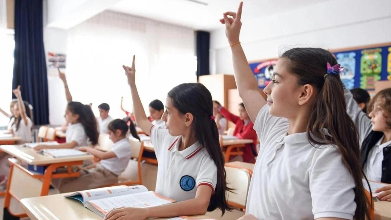 Okullardaki yeni kılık kıyafet yönetmeliği ne? Karar Resmi Gazete'de yayınlandı