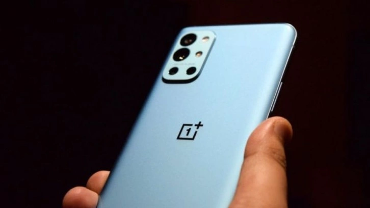 OnePlus 10RT fiyatı ve özellikleriyle dikkat çekiyor