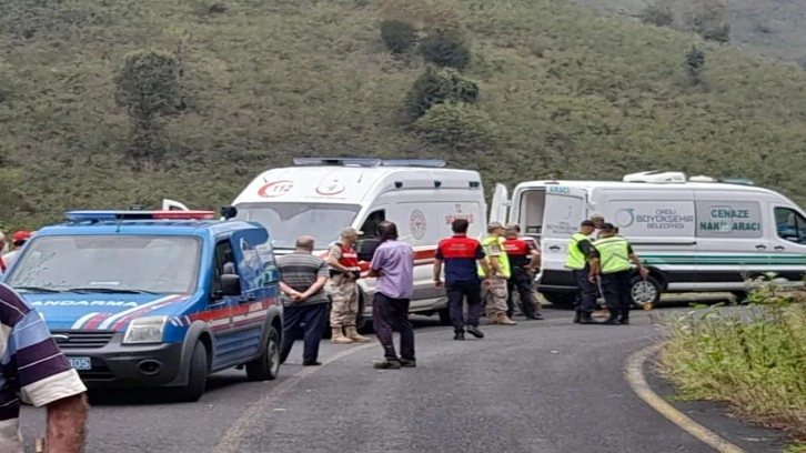 Ordu'da feci kaza! Hafif ticari araç 300 metrelik uçurumdan yuvarlandı: 3 ölü, 2 yaralı