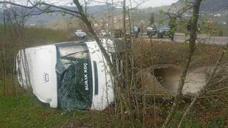 Ordu’da servis aracı devrildi: Yaralılar var