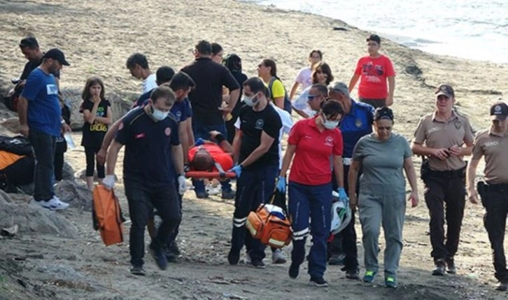 Ordu’da yamaç paraşütü kumsala düştü