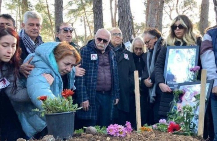 Orhan Aydın'ın depremde yaşamını yitiren kızı son yolculuğuna uğurlandı