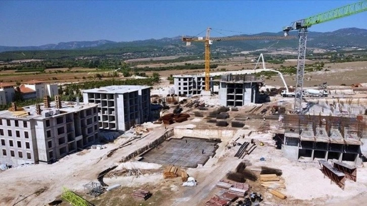 Osmaniye Sumbas'ta yapımı süren 190 deprem konutunun aralıkta teslimi planlanıyor