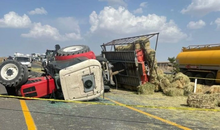 Ot taşırken devrilen traktörünün altında kalıp, ağır yaralandı