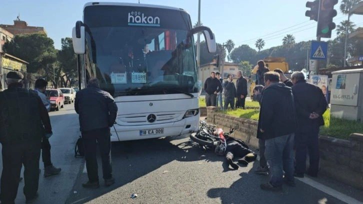 Otobüs motosiklete çarptı, motosiklet sürücüsü öldü!