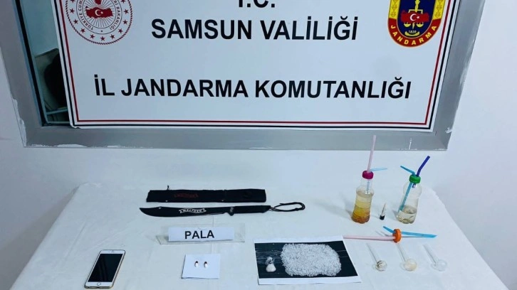 Otobüsle uyuşturucu taşırken jandarmaya yakalandı