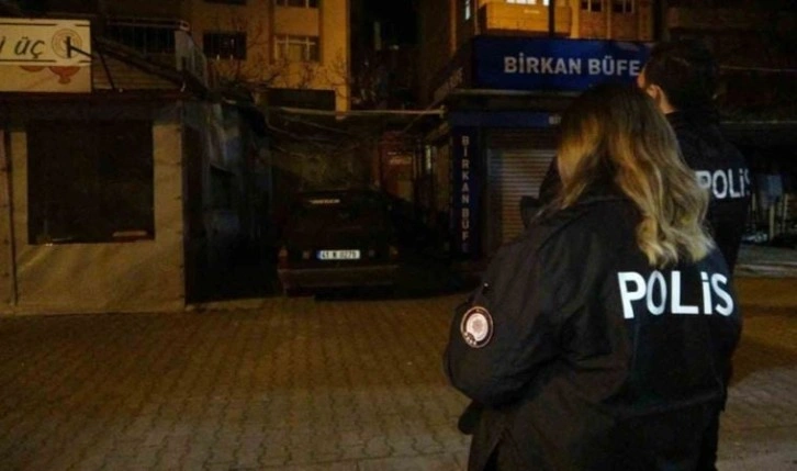 Otomobiline bindiği sırada bacağına 'kurşun' isabet etti