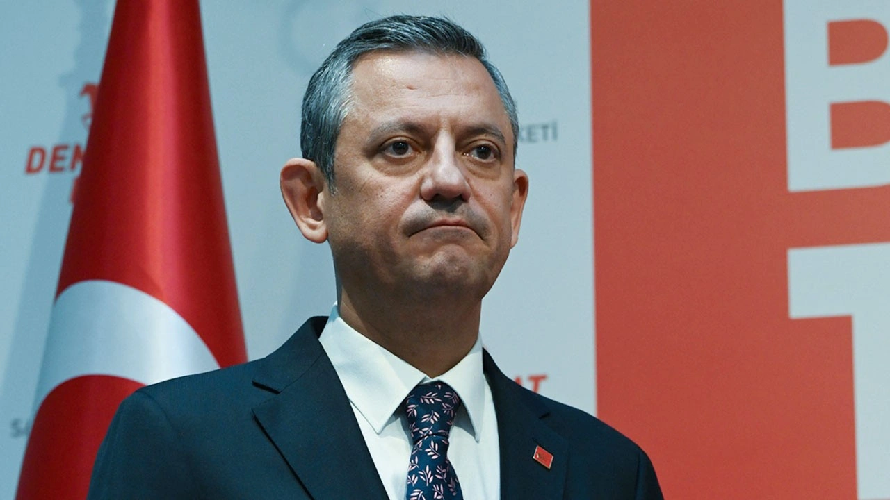 Özgür Özel'den Ekrem İmamoğlu'na 'sahte diploma' soruşturmasına tepki