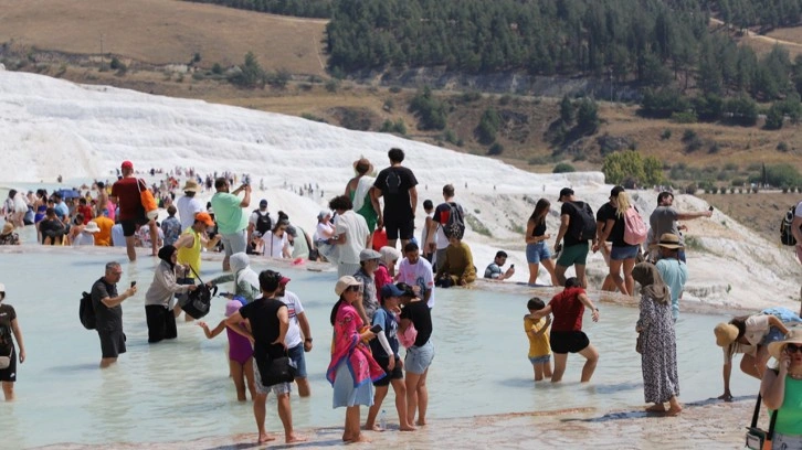 Pamukkale'yi yılbaşından bu yana 1 milyon 149 bini aşkın kişi ziyaret etti!