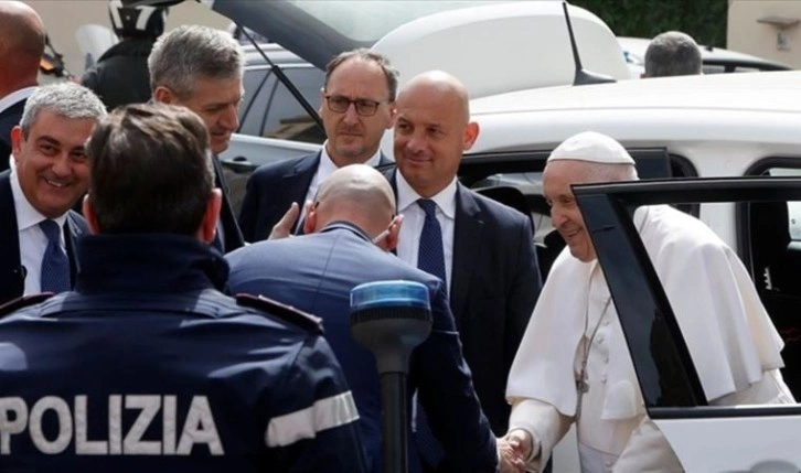 Papa Franciscus, hastaneden taburcu edildi