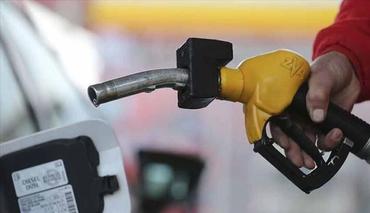 Petrol düştü, benzine 78 kuruş zam geldi