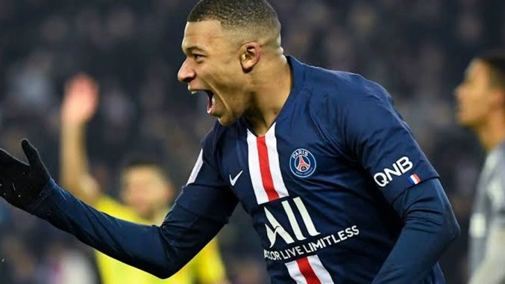 PSG'nin Kylian Mbappe için yapılan 259 milyon poundluk teklifi kabul ettiği iddia edildi