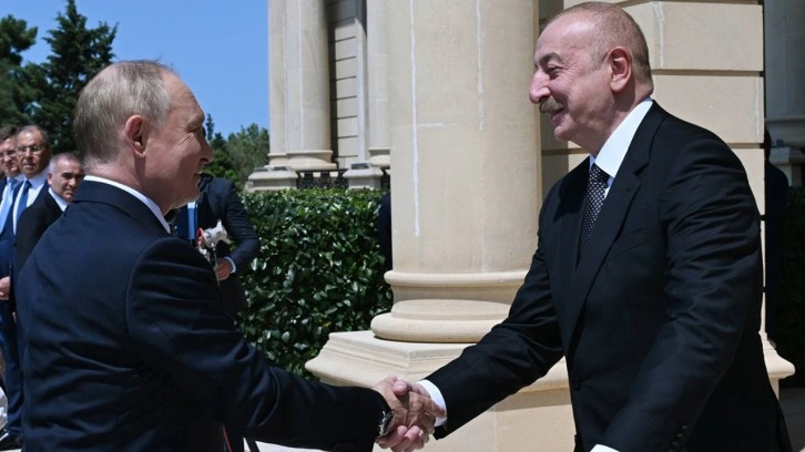 Putin ve Aliyev, Bakü'de görüştü