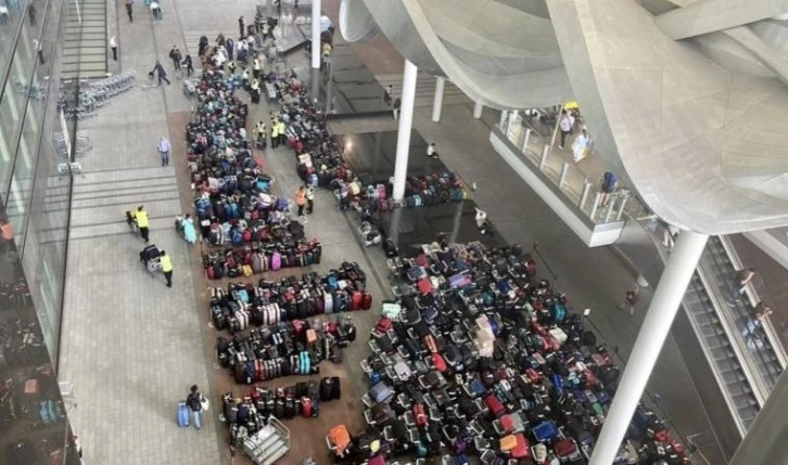 Qantas Havayolları yöneticilerinden bavul taşımalarını istedi