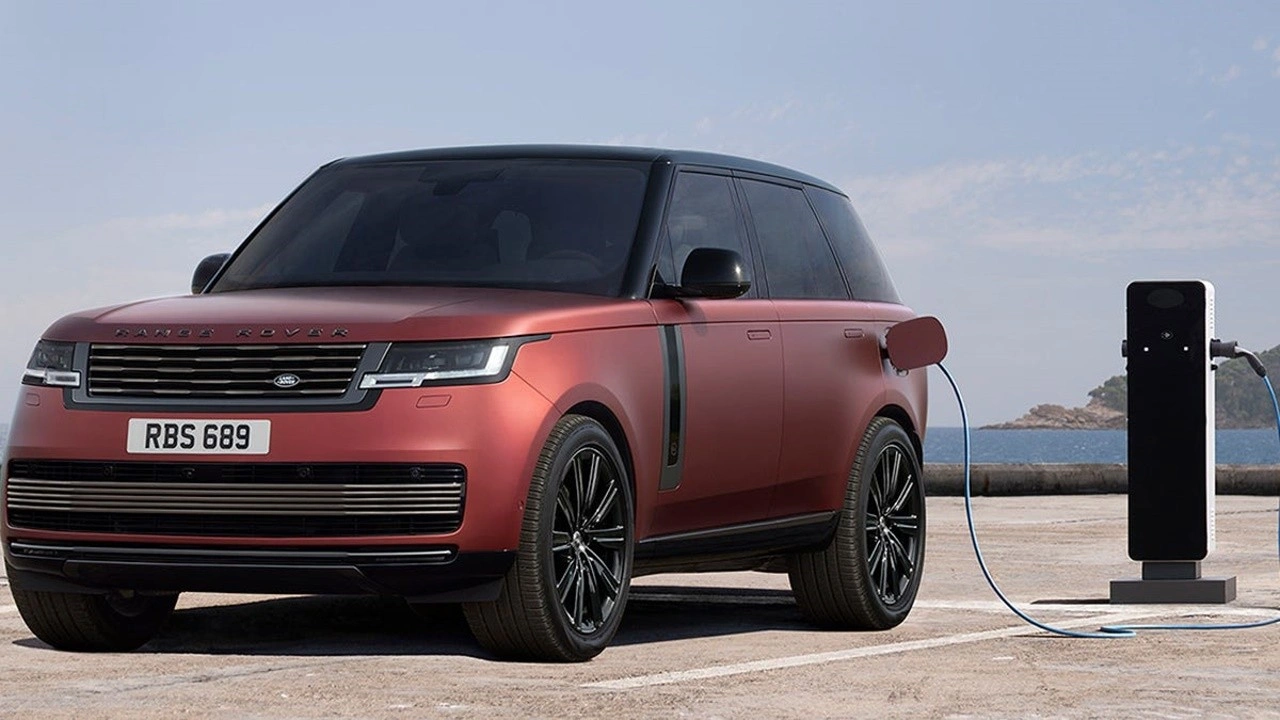 Range Rover'ın ilk elektriklisi beklentileri aştı!