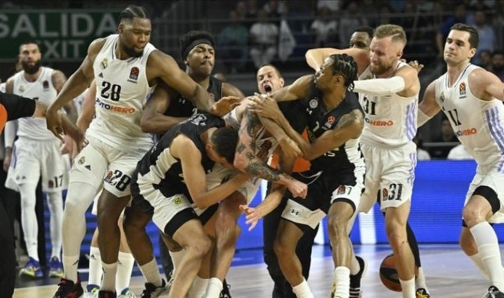 Real Madrid - Partizan maçında ortalık karıştı! Parke savaş alanına döndü...