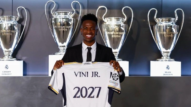 Real Madrid'den Vinicius Junior kararı! Resmi İmzalar atıldı