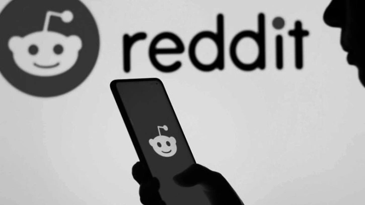 Reddit Protestoları Sürüyor: /place Protesto Alanına Döndü! - Webtekno