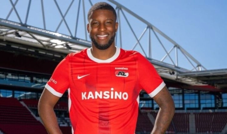 Riechedly Bazoer, AZ Alkmaar'a imza attı