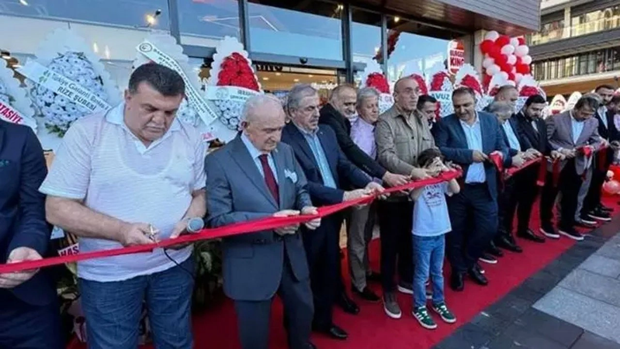 Rize Burger King açılışına katılan AK Partili belediye başkanından açıklama