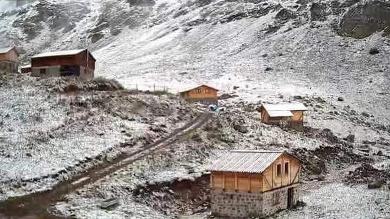 Rize'ye mevsimin ilk karı yağdı