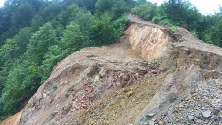 Rize'de şiddetli yağış heyelanlara neden oldu!