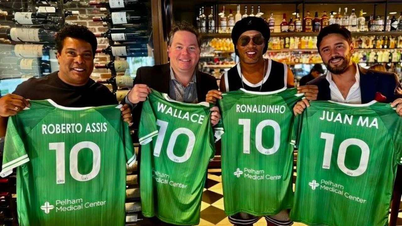 Ronaldinho için yeni meydan okuma! Futbola geri dönüyor