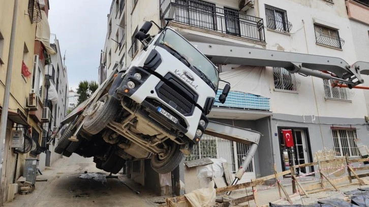 Sabitleme ayaklarından 3'ünü açmadı beton dökme aracı şaha kalktı