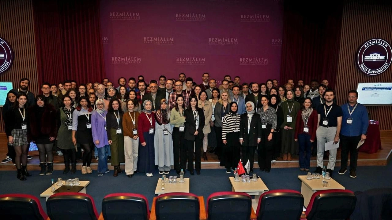 Sağlık Bilişimi Dünyası Bezmiâlem Vakıf Üniversitesi’nde Bir Araya Geldi!