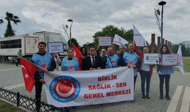 Sağlıkçılar Kızılay’a kan bağışladı, Kınık’ı istifaya davet etti!