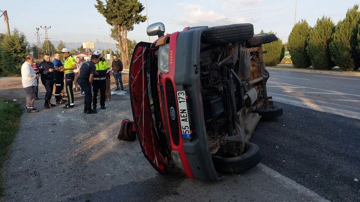 Samsun'da korkunç kaza! Fındık işçilerini taşıyan minibüs takla attı: 15 yaralı