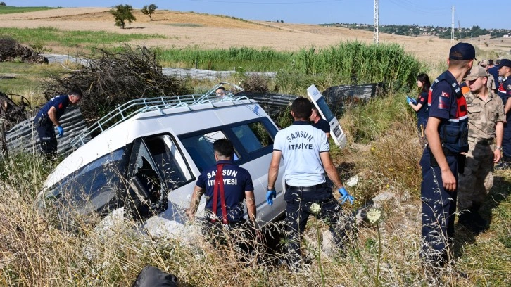 Samsun'da minibüs şarampole devrildi! Ölü ve yaralılar var