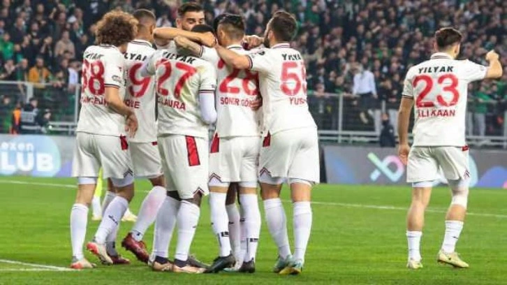 Samsunspor şampiyonluğa koşuyor! Gol olup yağdılar! Seri 19 maça çıktı