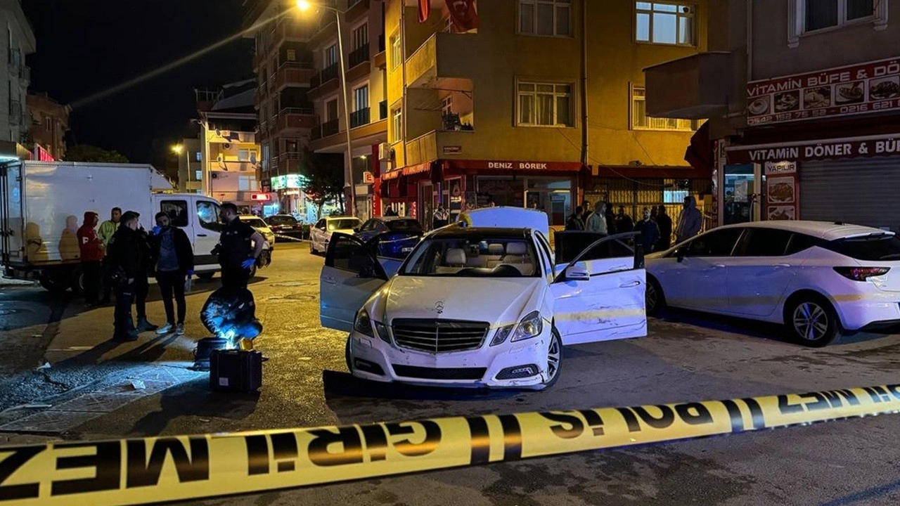 Sancaktepe'de iş yerini kurşunlayan şüpheliler kaçtıkları araçla kaza yaptı