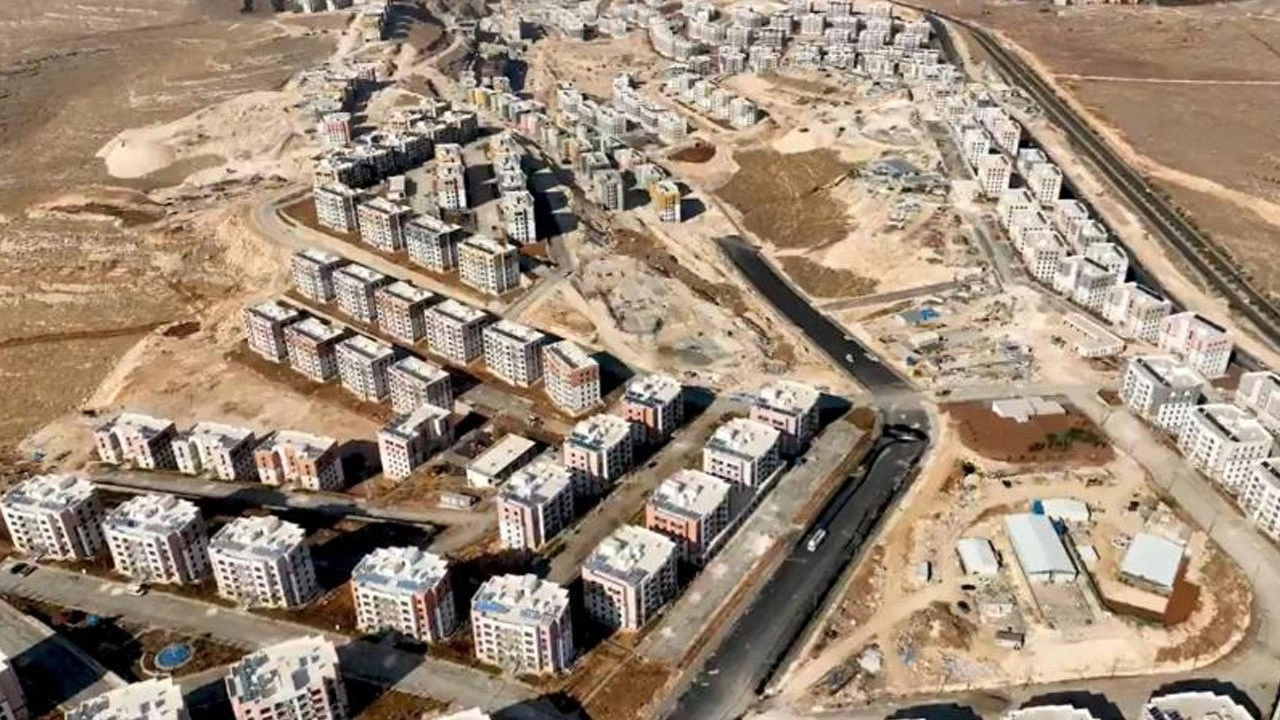 Şanlıurfa'da bin 398 konut hak sahiplerine teslim edildi